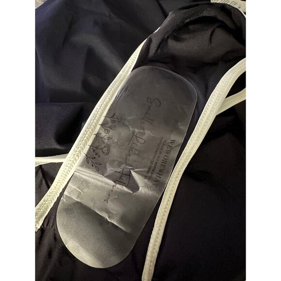 WeWoreWhat Strapless One Piece in Black & Off White Medium - Picture 8 of 8